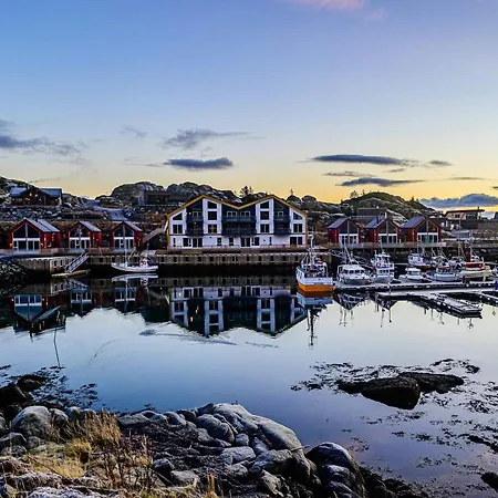 Spectacular Views And Beautiful Surroundings In Lofoten Holiday home