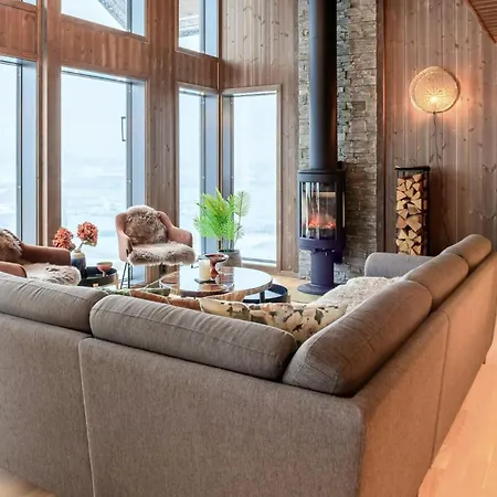 Spectacular Views And Beautiful Surroundings In Lofoten Holiday home *